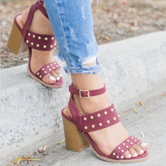 Burgundy heels - Picture 2 of 2